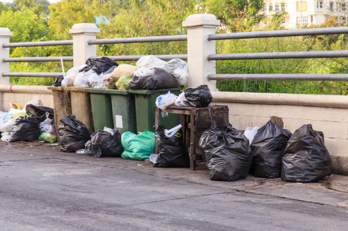 Organized disposal and recycling process in home clearance